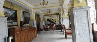 The New Castle Hotel