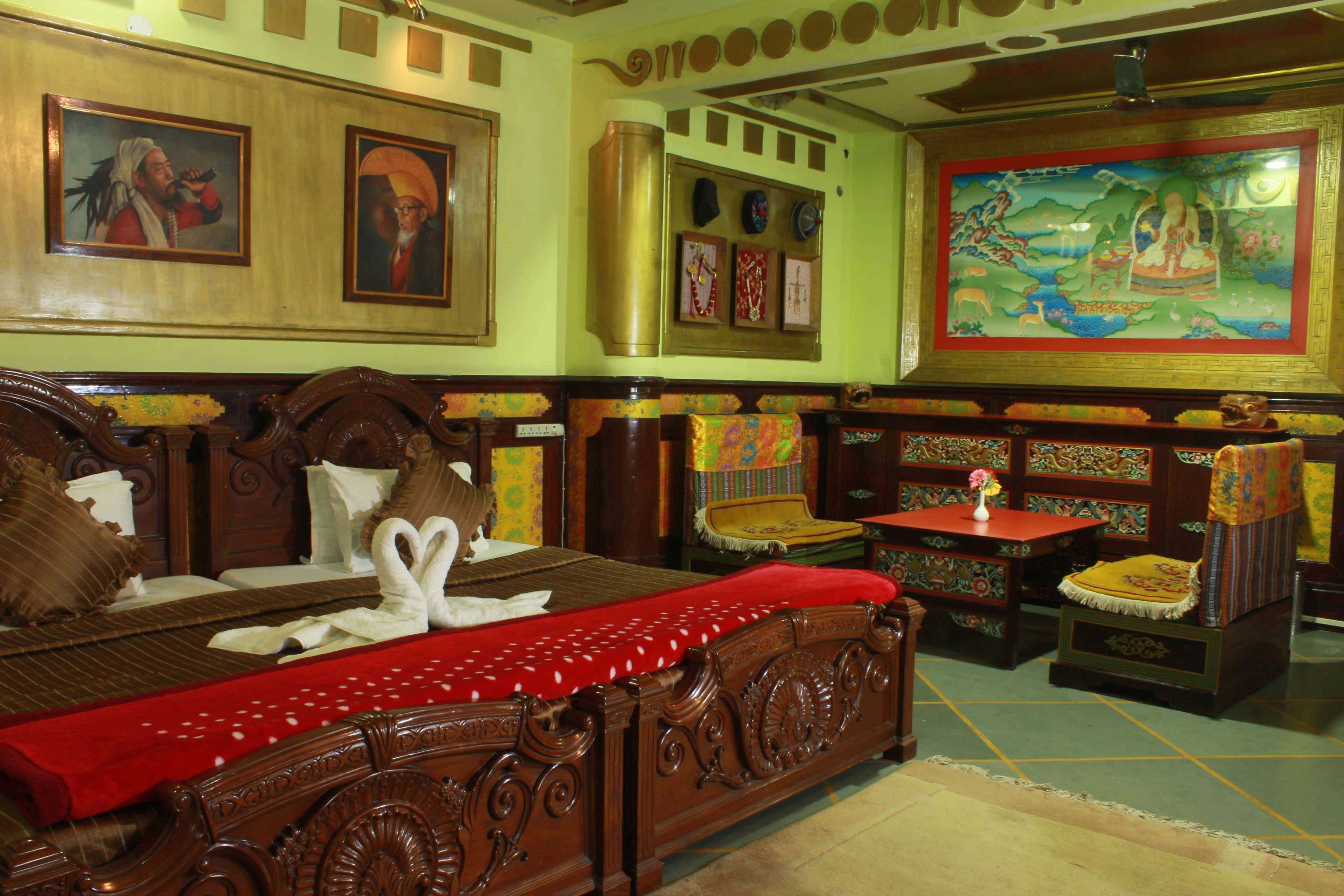 Familjesvit - 2 dubbelsängar - rökare - utsikt mot dalen | Sängtillbehör av högsta kvalitet och memory foam-madrasser