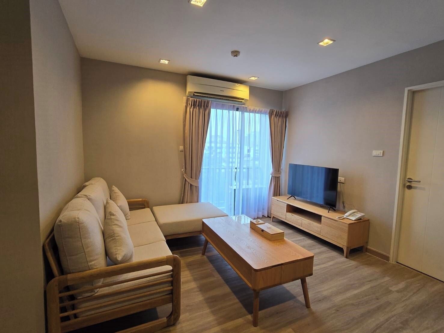 Minimal 2 Bedroom Deluxe | Living area | 32-inch LCD TV with cable channels, TV