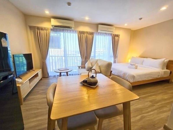 Coffres-forts dans les chambres, fer et planche à repasser