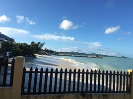 Una playa cerca, arena blanca, traslado desde/hacia la playa