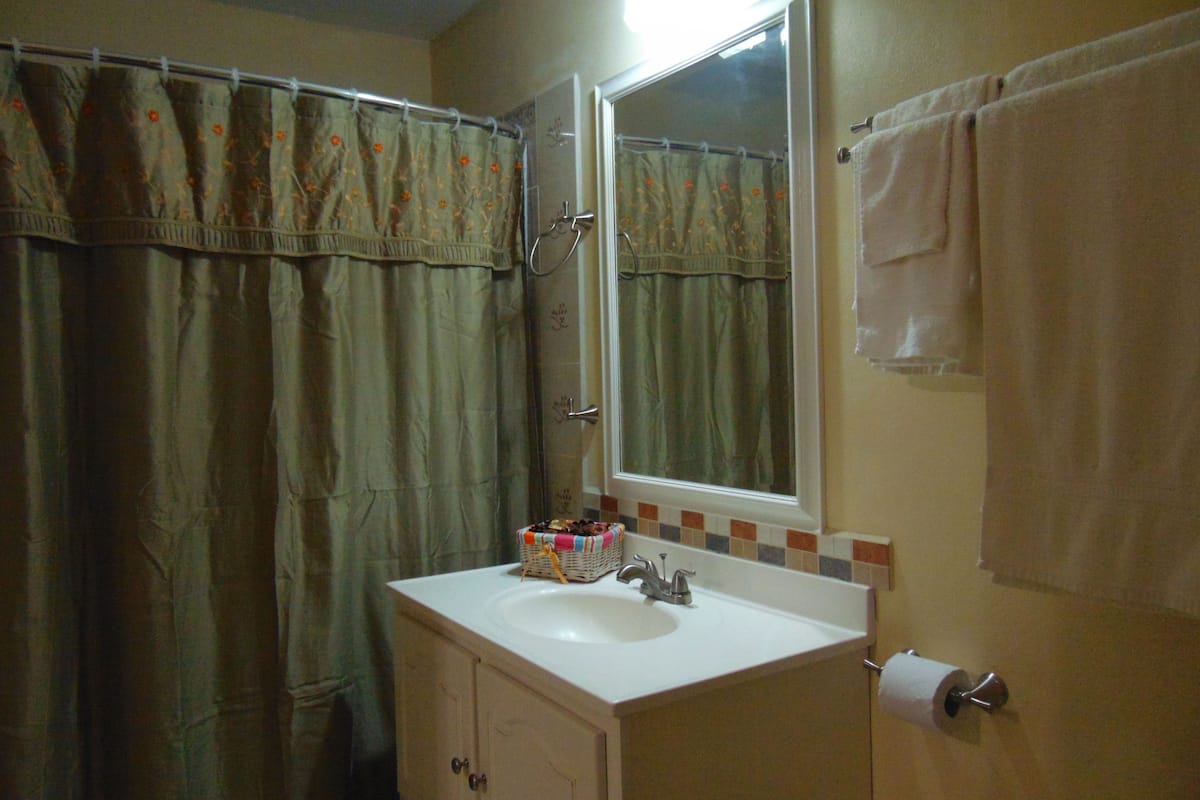 6-suite, sea view | 1 bedroom, individually decorated, individually furnished