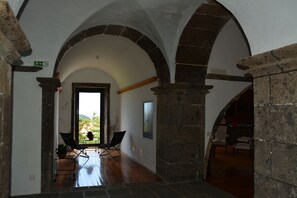 Hallway - Convento de São Francisco (Vila Franca do Campo)
