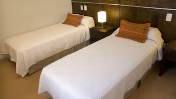 1 bedroom, premium bedding, down comforters, pillowtop beds