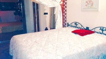 Double or Twin Room, Shared Bathroom | Cribs/infant beds, rollaway beds, free WiFi