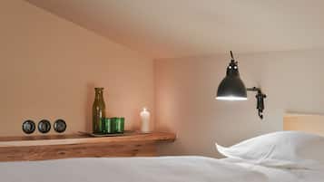 Classic Double Room | In-room safe, desk, free cribs/infant beds, free WiFi