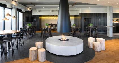 Little National Hotel Canberra