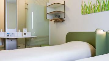 Twin Room, 2 Single Beds | Desk, soundproofing, free WiFi, bed sheets