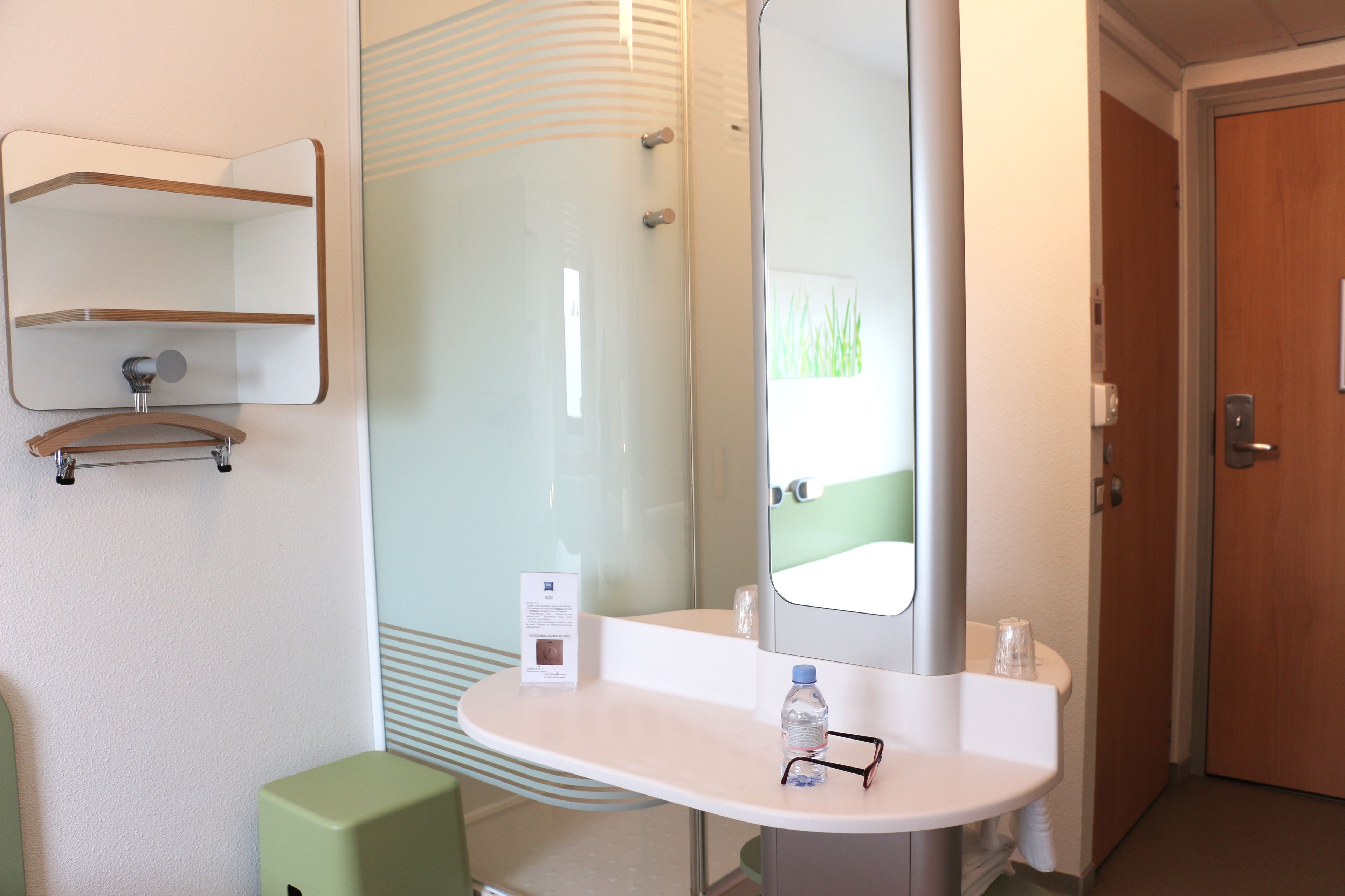 double room | bathroom shower