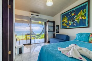 Habitación estándar | Ropa de cama hipoalergénica, edredón y camas Select Comfort 