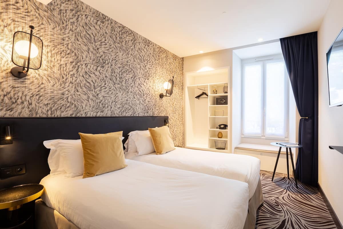 Standard Twin Room