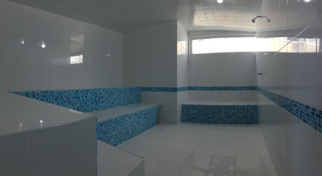 Baño turco o hammam, aromaterapia y masajes con piedras calientes 
