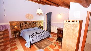 Escritorio, sistema de insonorización, cunas (de pago)