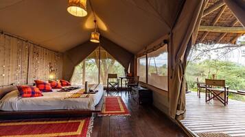 Deluxe Tent | Premium bedding, in-room safe, free cribs/infant beds