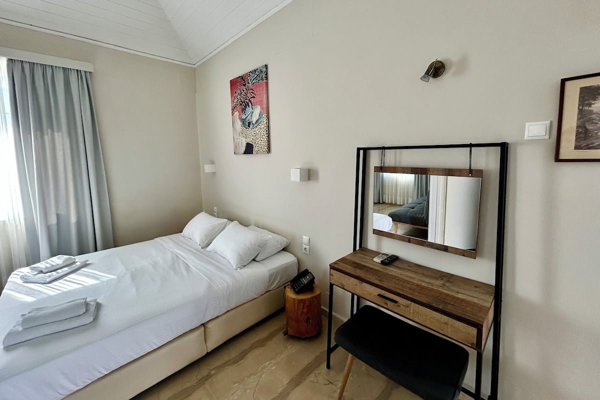 Studio, Garden View | Premium bedding, in-room safe, individually decorated