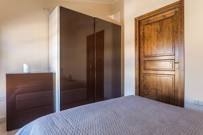 Departamento de diseñador, 2 habitaciones, baño privado, torre | Servicios de la habitación