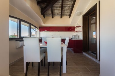 ANAELEHOUSEAPARTMENTS L.T.B.