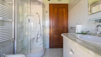 Design Apartment, 2 Bedrooms, Private Bathroom, Tower | Bathroom | Shower, hydromassage showerhead, hair dryer, bidet