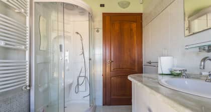 ANAELEHOUSEAPARTMENTS L.T.B.