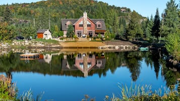 Deluxe chalet, 6 slaapkamers (L'Inuskshuk) | Uitzicht op het meer