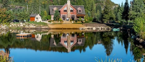 Deluxe-Chalet, 6 Schlafzimmer (L'Inuskshuk) | Blick auf den See