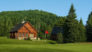 Chalet, 1 slaapkamer, uitzicht op golfbaan | 1 slaapkamer, een strijkplank/strijkijzer, gratis wifi