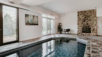 Een seizoensgebonden buitenzwembad