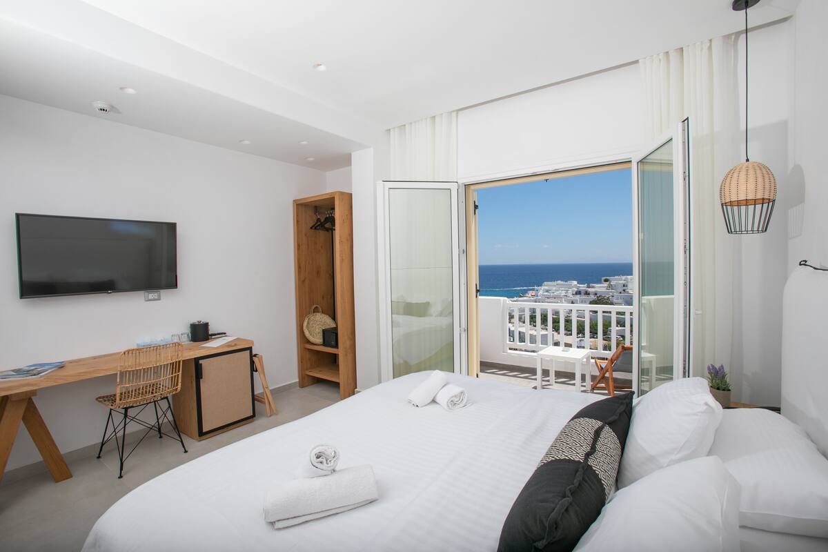 deluxe double or twin room, sea view | 2 bedrooms, premium bedding, in-room safe, desk