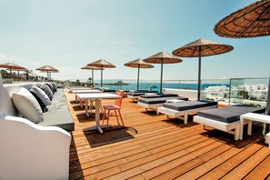 Sundeck - The George Hotel (Mykonos)