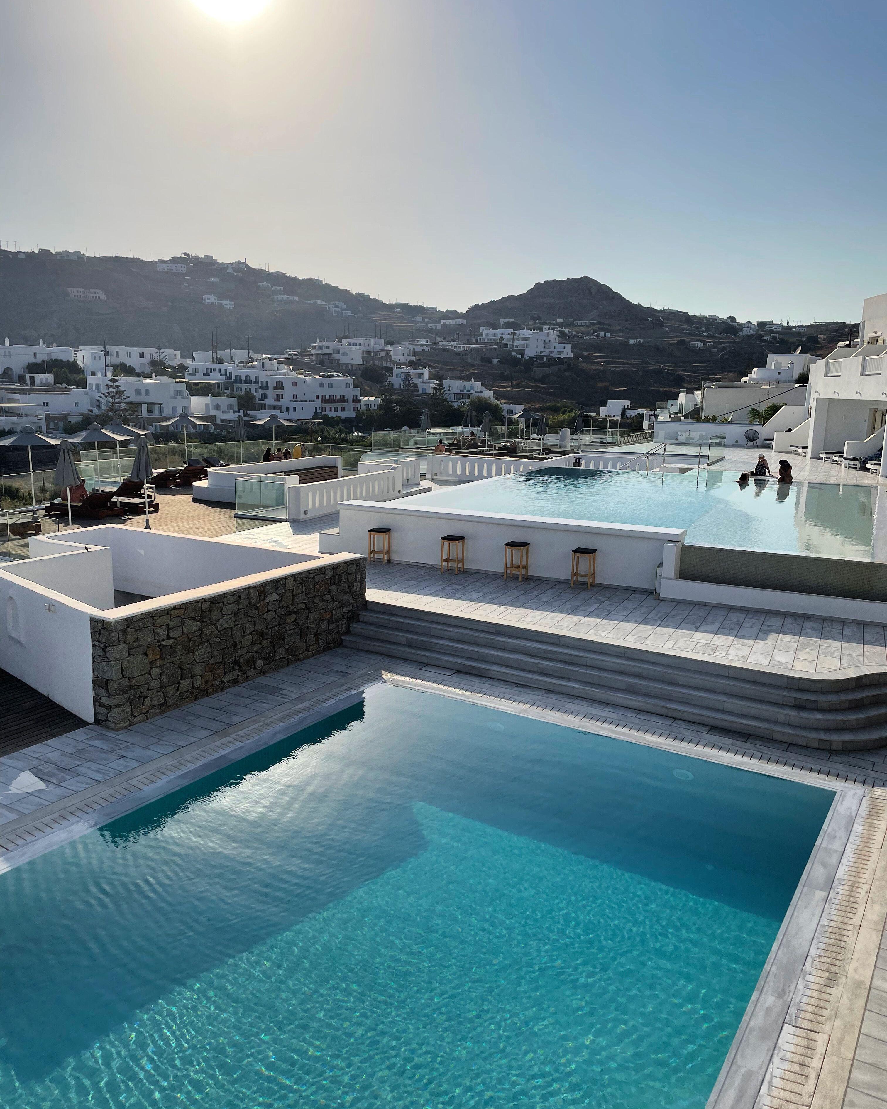 2 outdoor pools, open 8:00 am to 9:00 pm, free pool cabanas