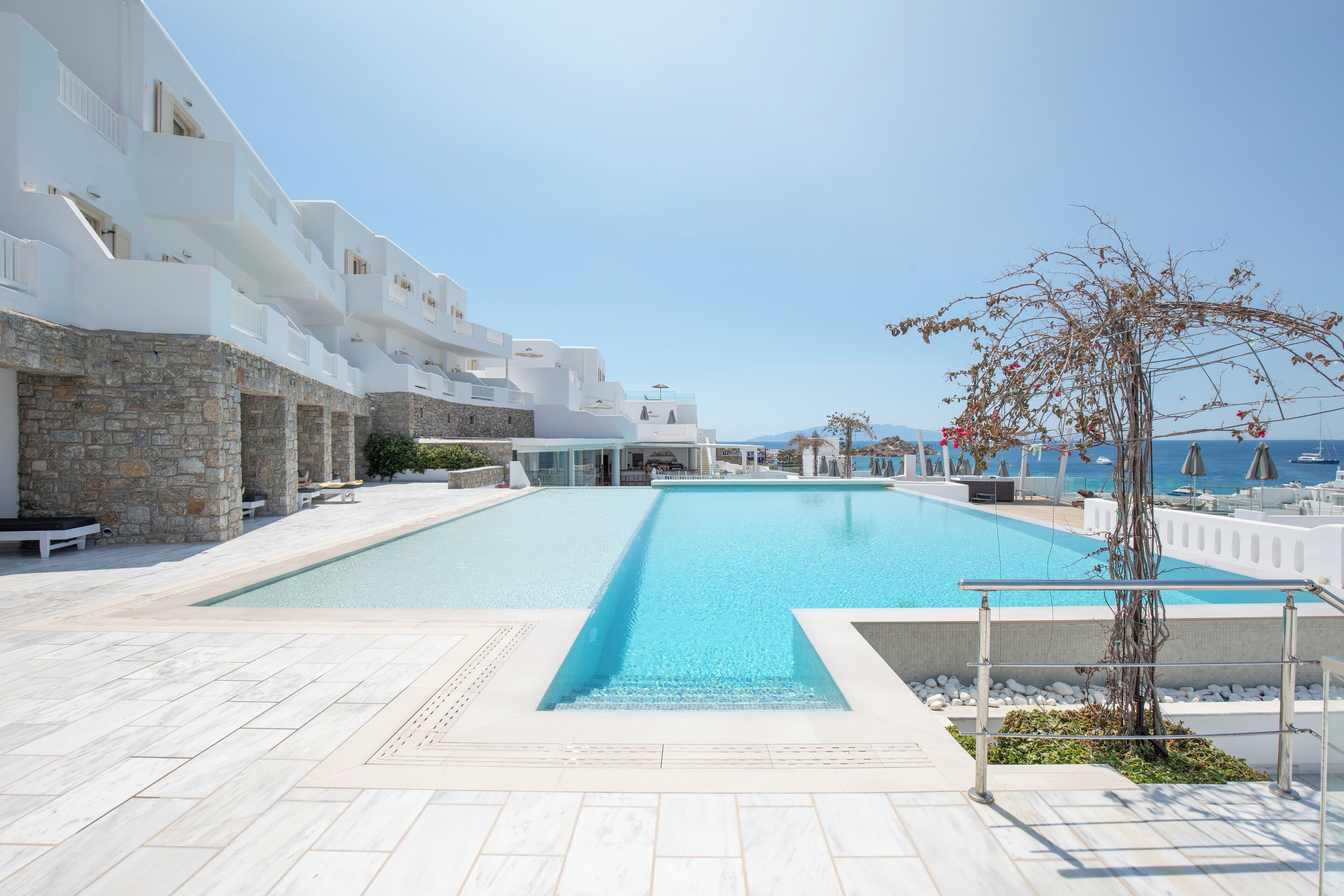 2 個室外泳池；08:00 至 21:00 開放；免費小屋、泳池傘