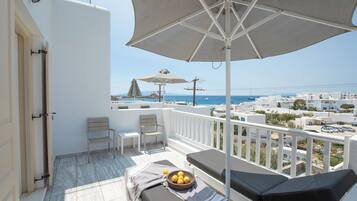 Chambre Familiale, 2 chambres, vue partielle sur la mer | Balcon