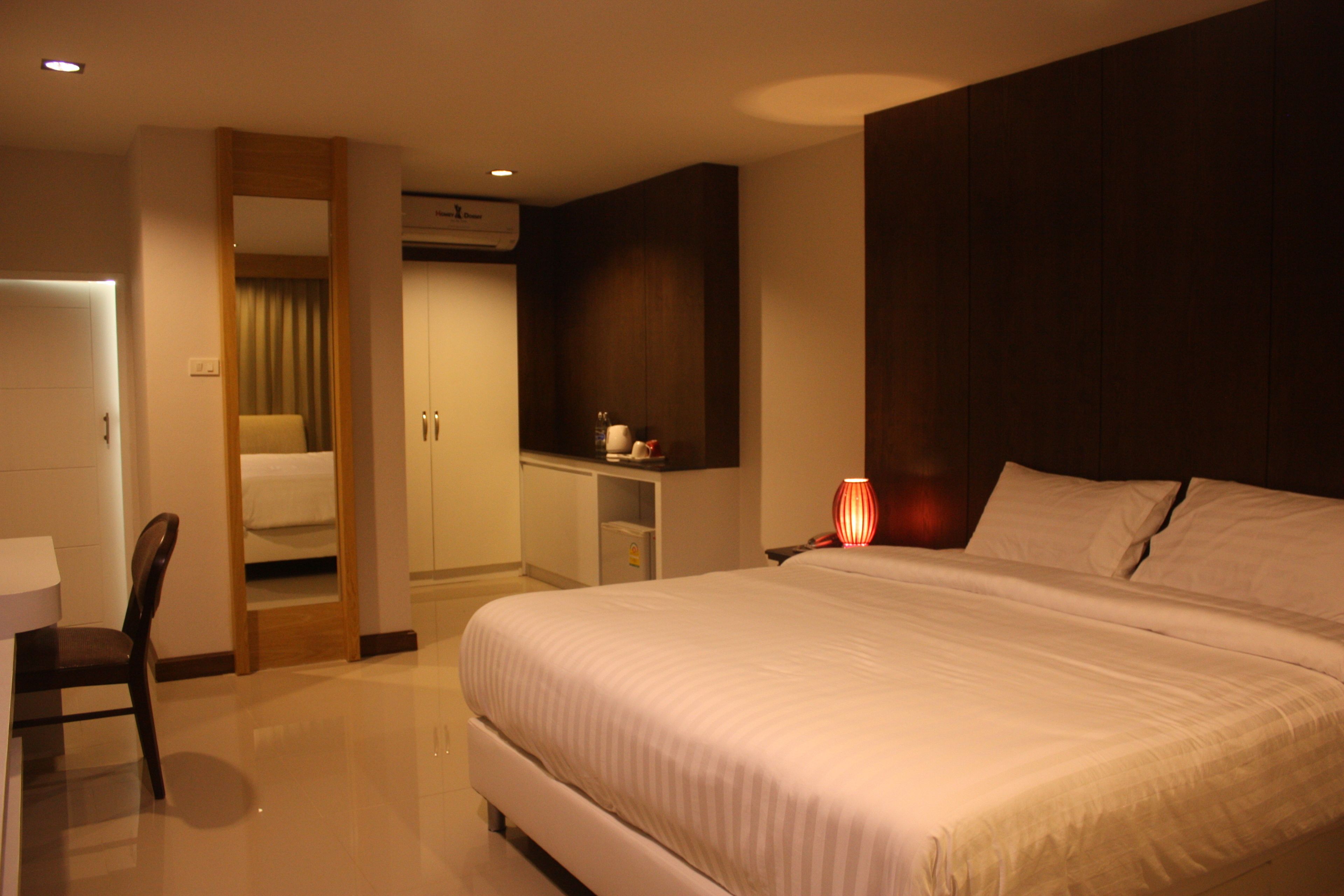 superior room | blackout curtains, free wifi, bed sheets