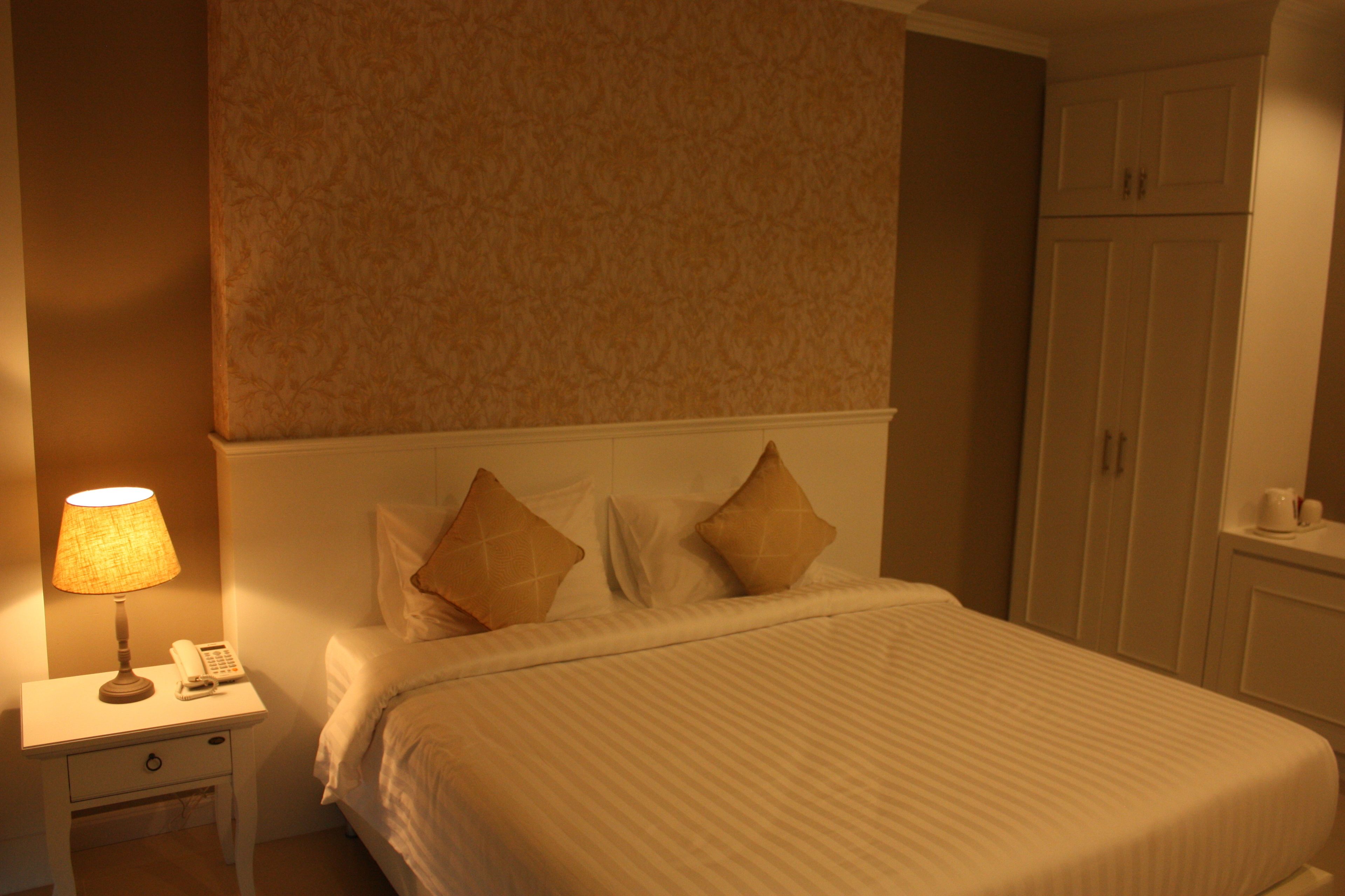 superior room | blackout curtains, free wifi, bed sheets