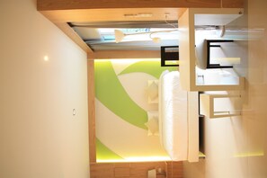 Kamar Deluks | Tirai kedap cahaya, Wi-Fi gratis, dan seprai linen