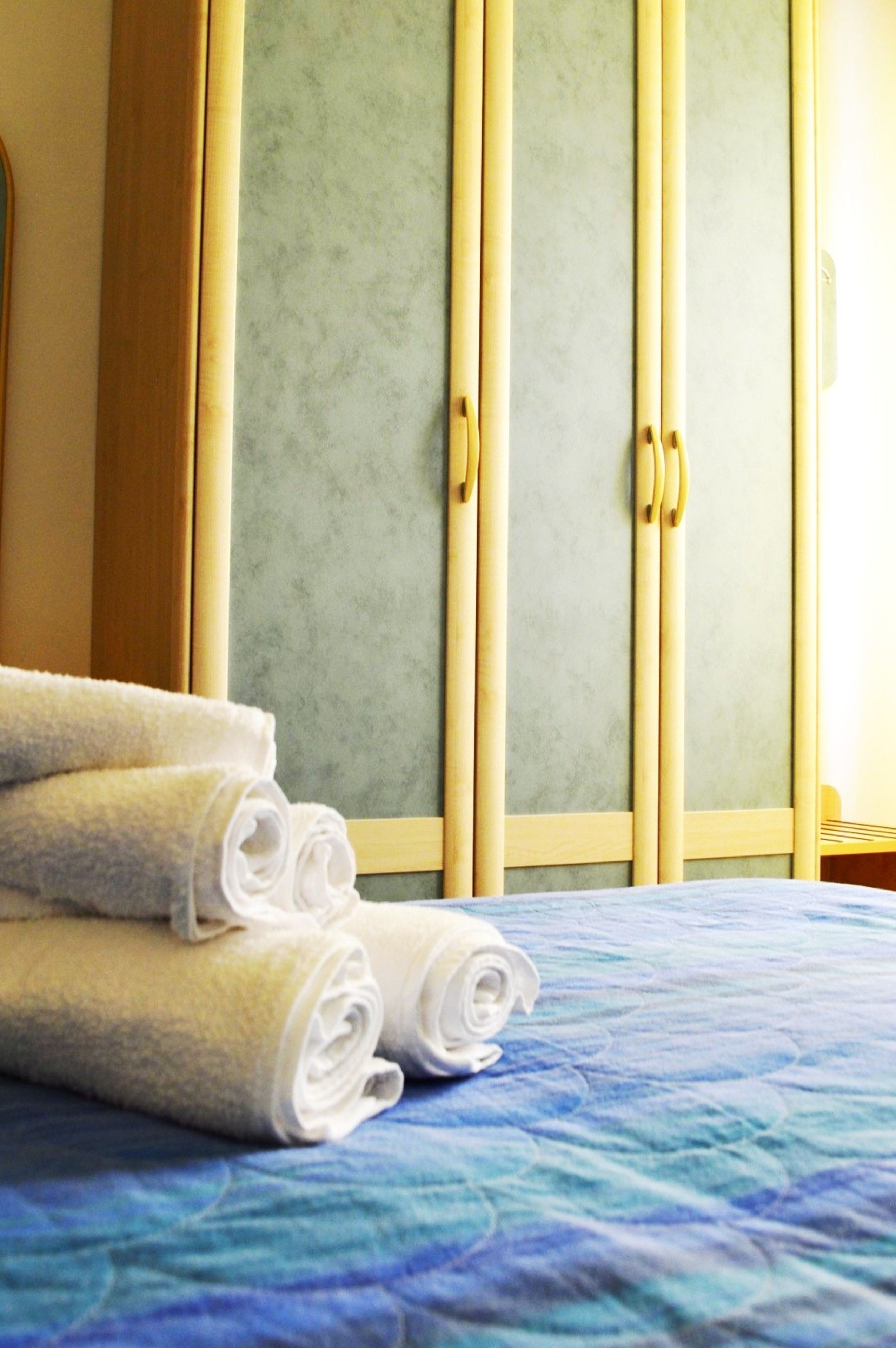 standard double room | 1 bedroom, minibar, in-room safe, desk