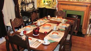 Inbegriffenes großes Frühstück