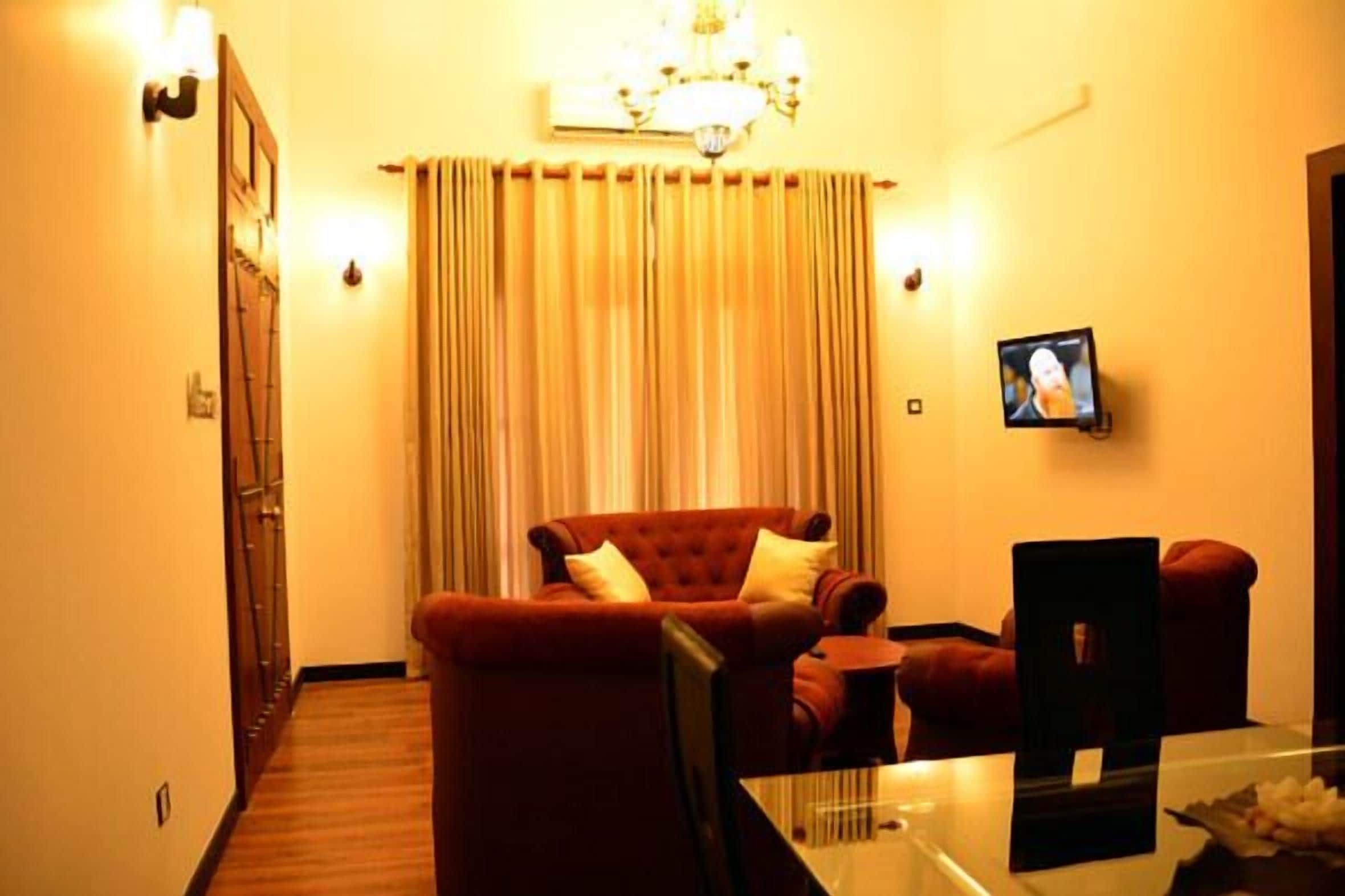 32-inch flat-screen tv with satellite channels, tv