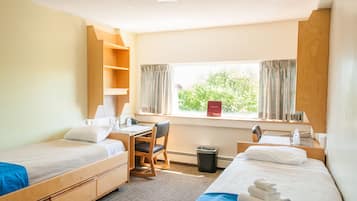 Double Room, 2 Single Beds, Shared Bathroom (No Elevator) | Desk, iron/ironing board, free WiFi