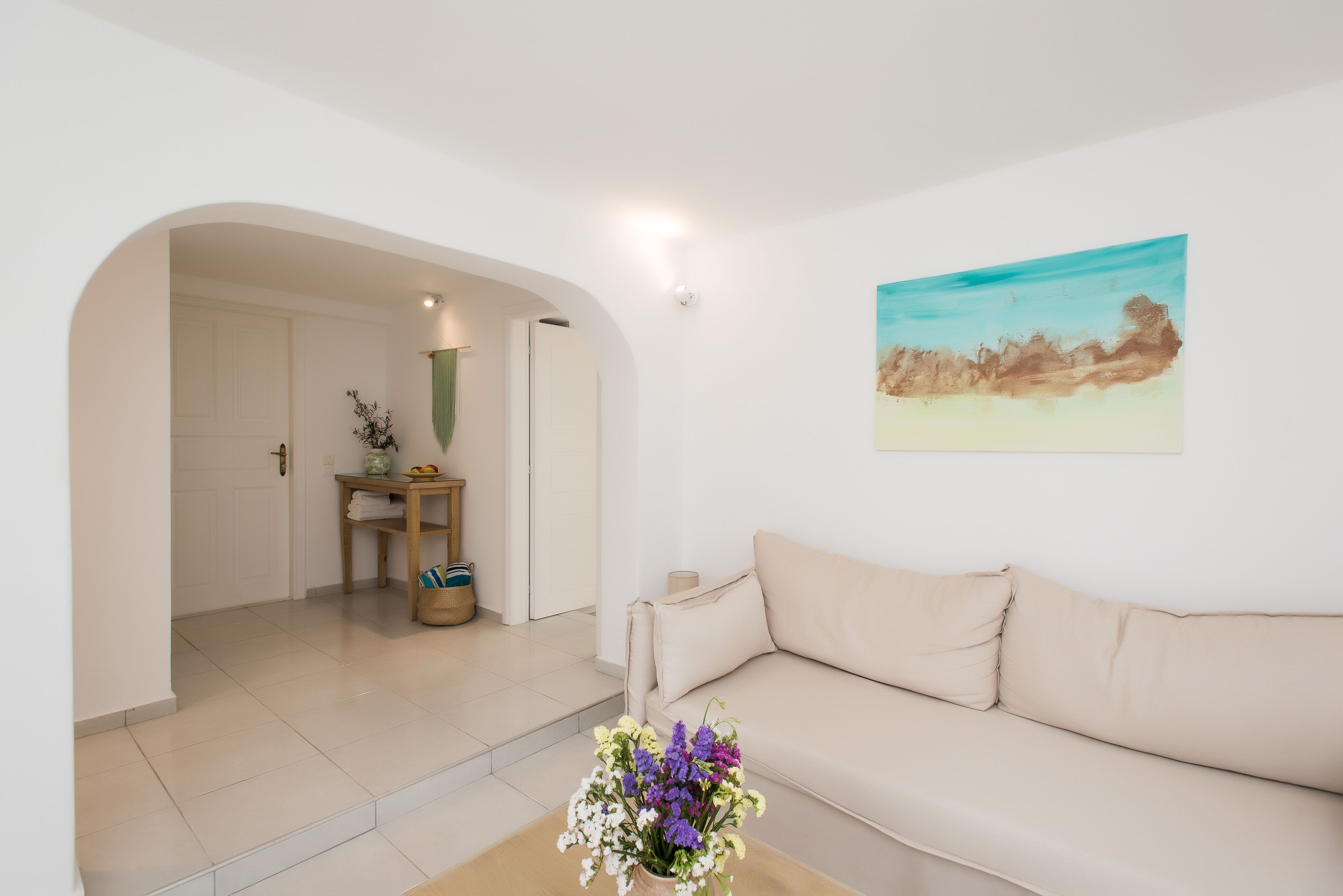 family room, garden view (deluxe) | living area | 23-inch flat-screen tv with digital channels, tv