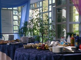 Desayuno buffet todos los días (con cargo)