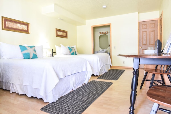 Standard Room, 2 Double Beds | Cribs/infant beds, rollaway beds, WiFi (free)