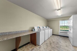 Laundry room - Risewell Kitchen Suites Pleasanton (Pleasanton)