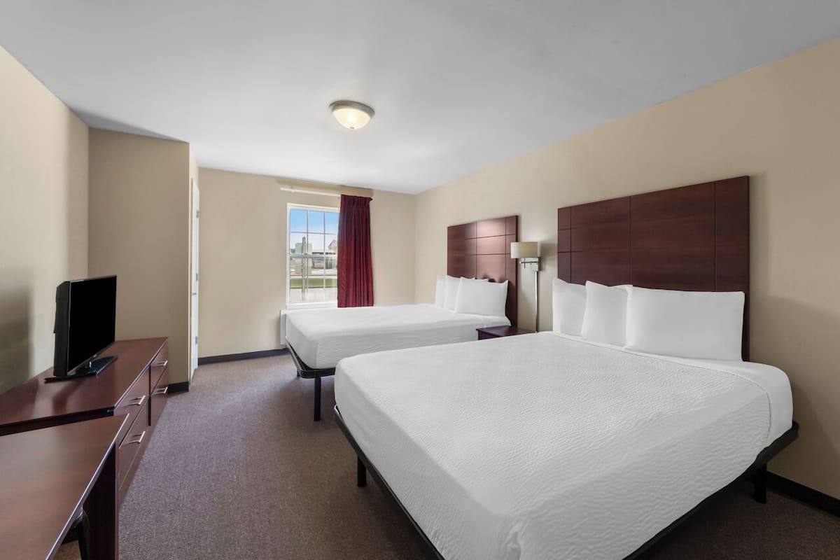 Standard Room, 2 Double Beds | Free WiFi, bed sheets