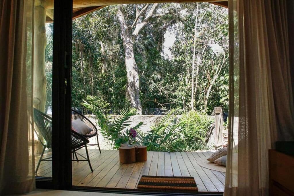 executive cabin | minibar, blackout curtains, bed sheets