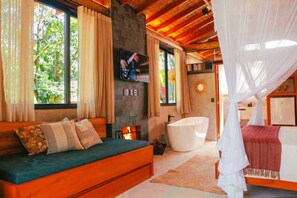 Executive Cabin | Minibar, blackout drapes, bed sheets