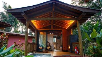 Hytte – comfort | Minibar, blendingsgardiner og sengetøy