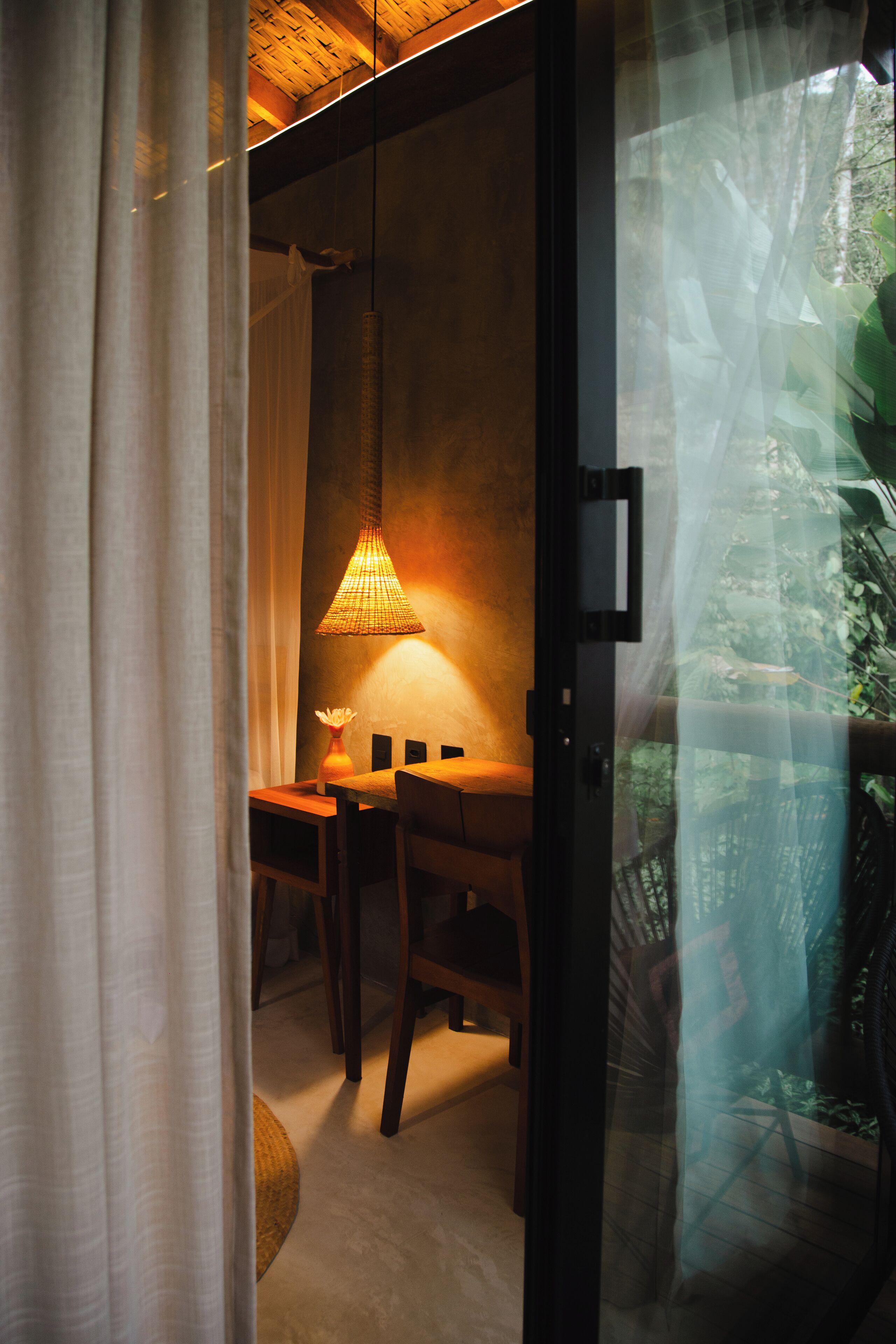 executive cabin | minibar, blackout curtains, bed sheets