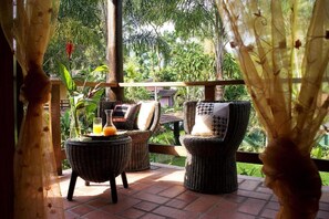 Standard Chalet | Minibar, blackout drapes, bed sheets - Smart Hotel Pousada Reserva Camburi (São Sebastião)