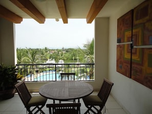 Luxury Suite, 2 Bedrooms, Accessible, Bay View | Dining